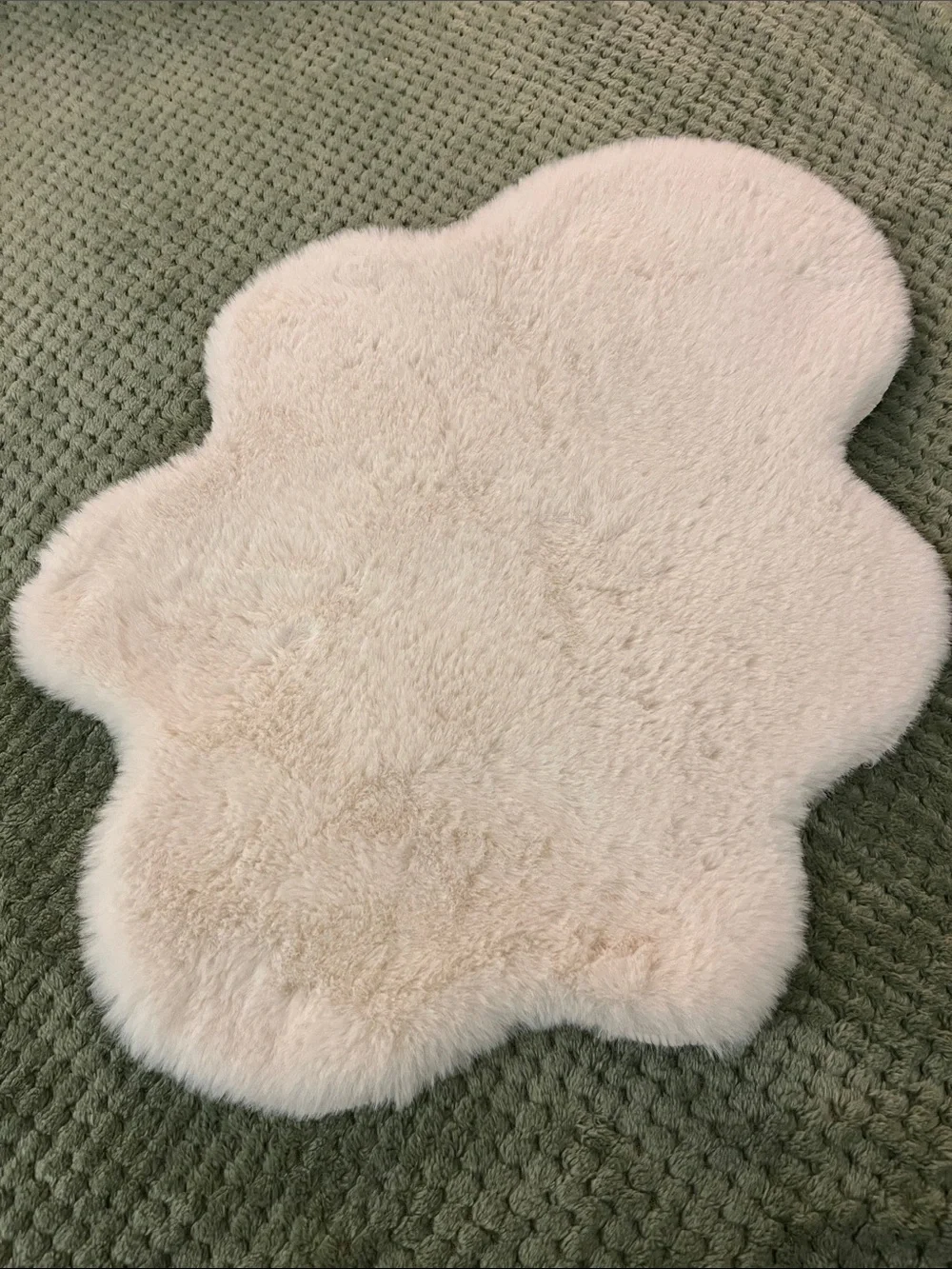 Plush Sheepskin Accent Rug in Cream – Soft Home Accent